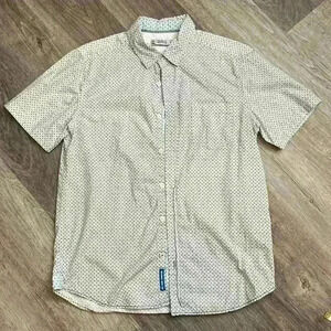 Men’s button up short sleeve shirt